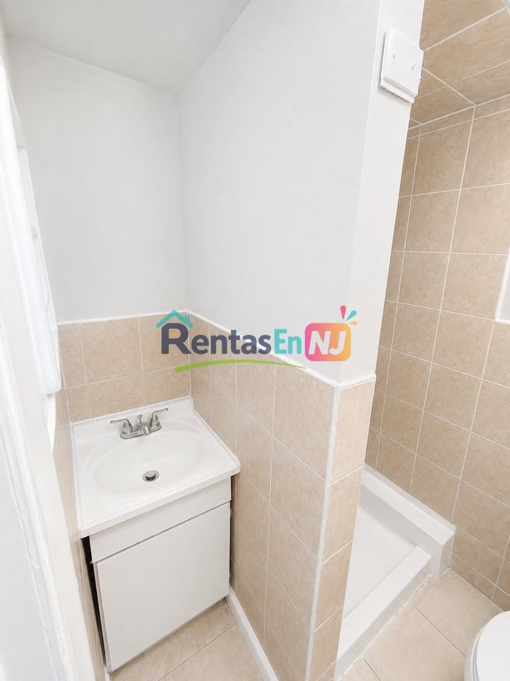 331 E Jersey St #3C - Photo 3 of 5