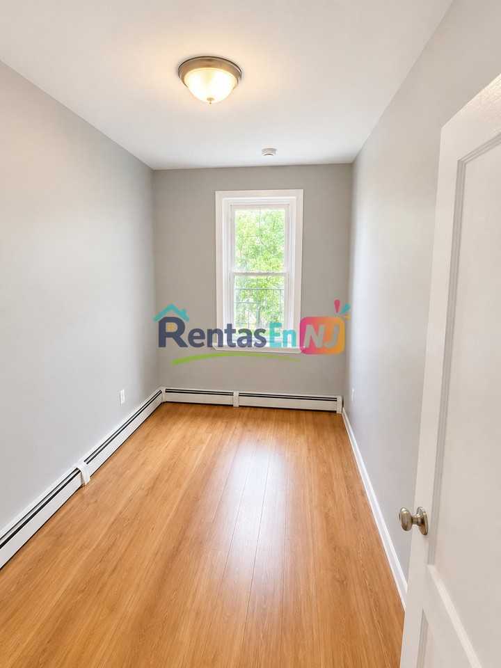 331 E Jersey St #3C - Photo 4 of 5