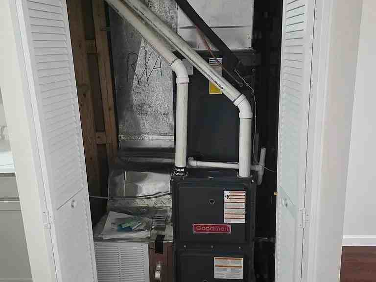 1511 E Lafayette Ave - Photo 4 of 9