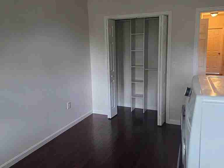 1511 E Lafayette Ave - Photo 7 of 9