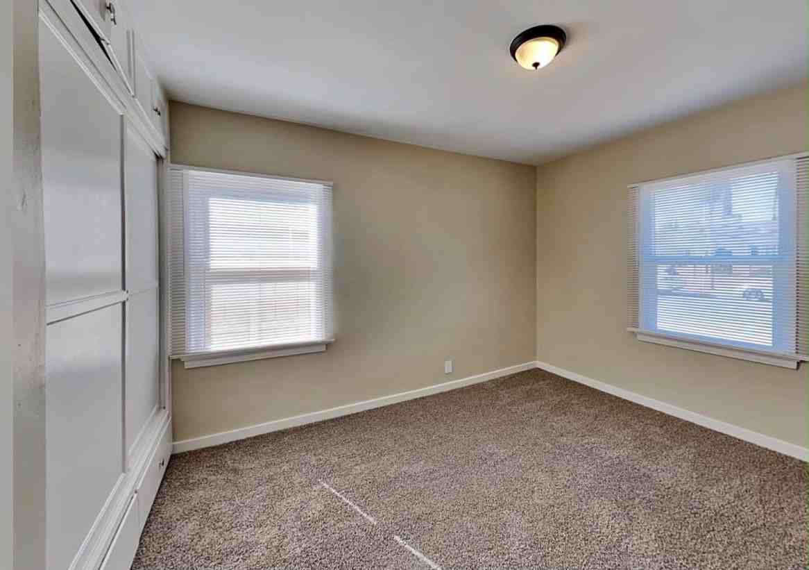 7207 Prospect Ave - Photo 7 of 7