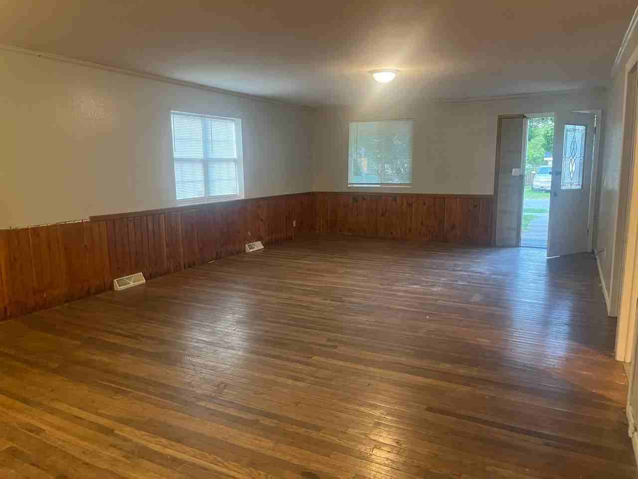 514 N Fillmore St - Photo 2 of 4