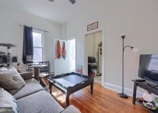 302 N Lime St #2 - Photo 4 of 10