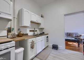 302 N Lime St #2 - Photo 5 of 10