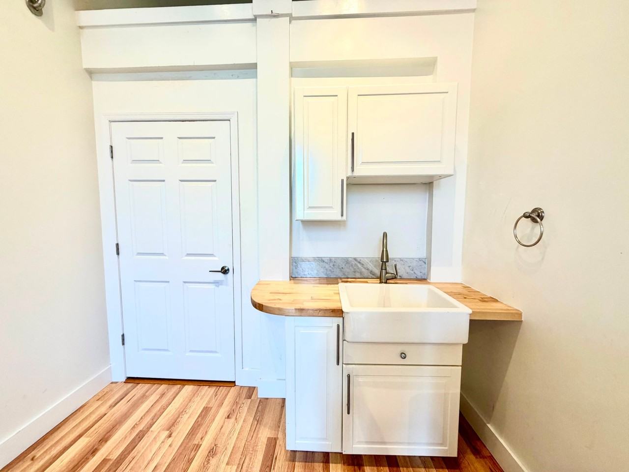 119 W Main St #H - Photo 6 of 11