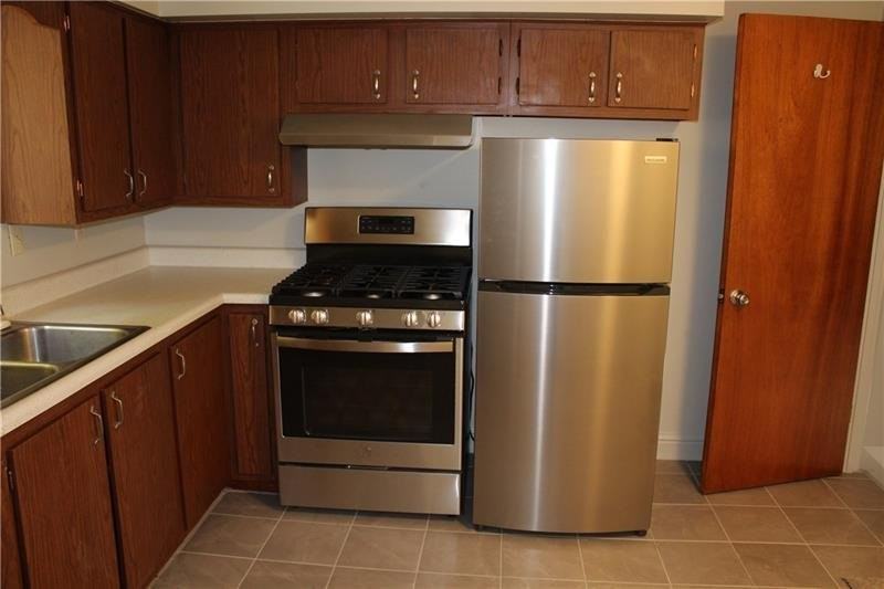 1415 Pine Hollow Rd - Photo 6 of 19