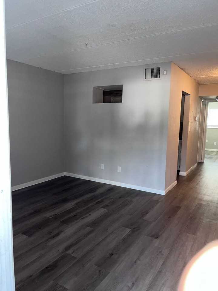 3160 36th St N #115 - Photo 2 of 10