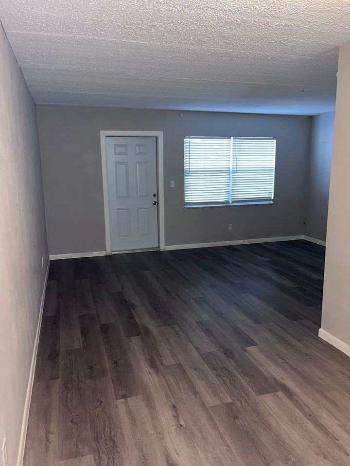 3160 36th St N #115 - Photo 3 of 10