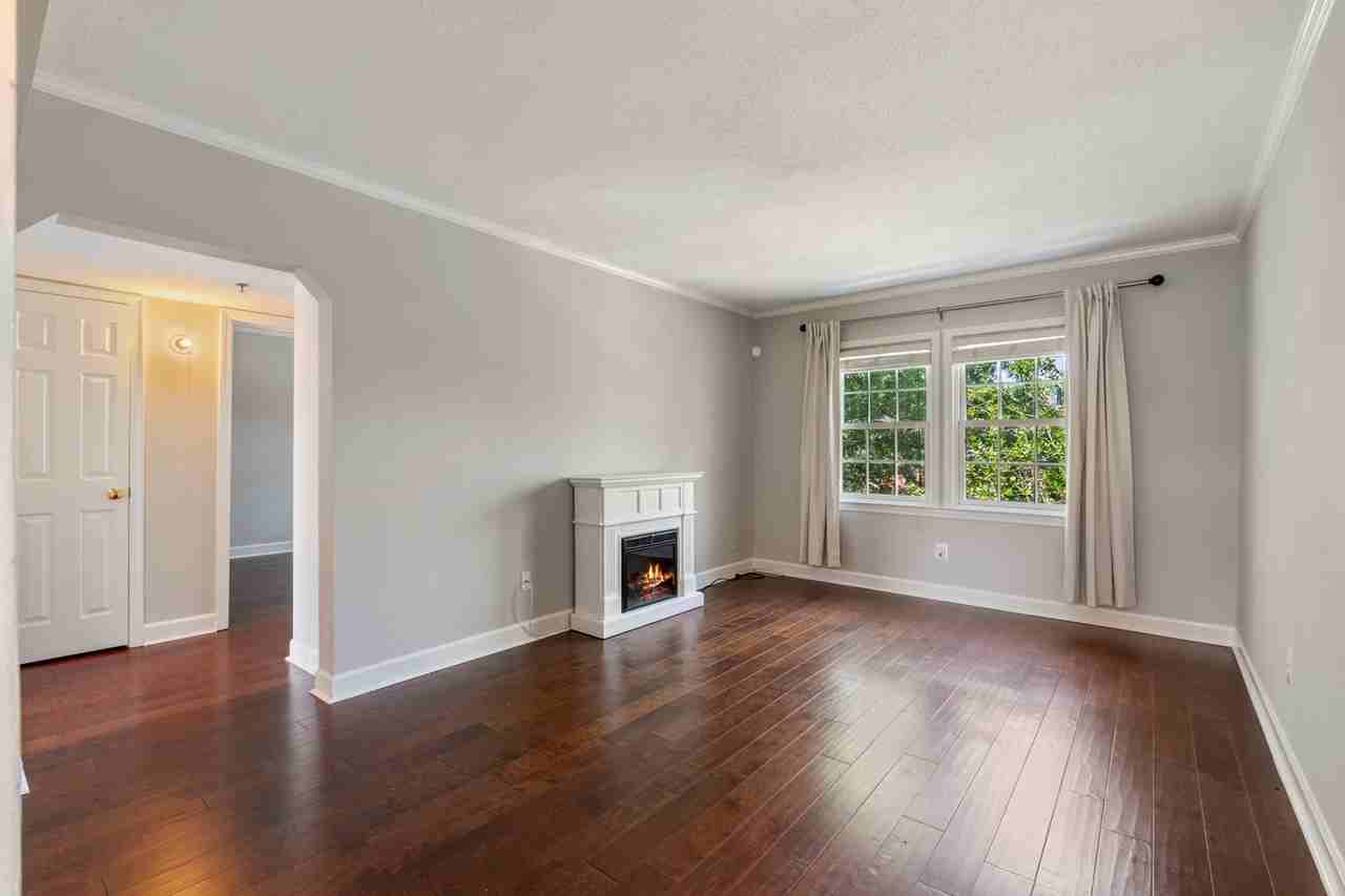 600 Bashford Ln - Photo 6 of 23