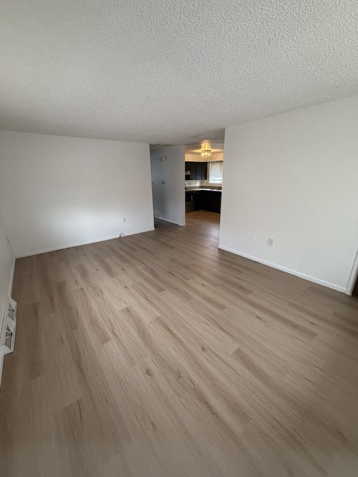 755 Gardenia St #NA - Photo 3 of 17