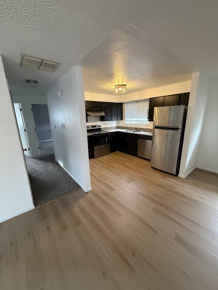 755 Gardenia St #NA - Photo 4 of 17