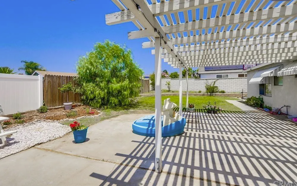 4651 Avenida Del Este #NA - Photo 5 of 9