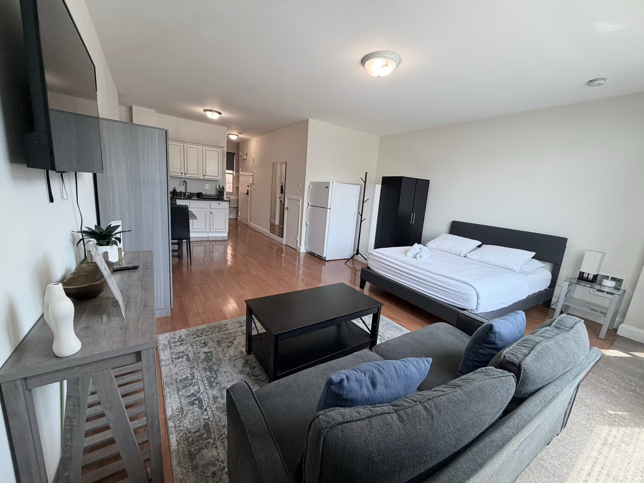 205 N 11th St #2FL - Photo 7 of 11