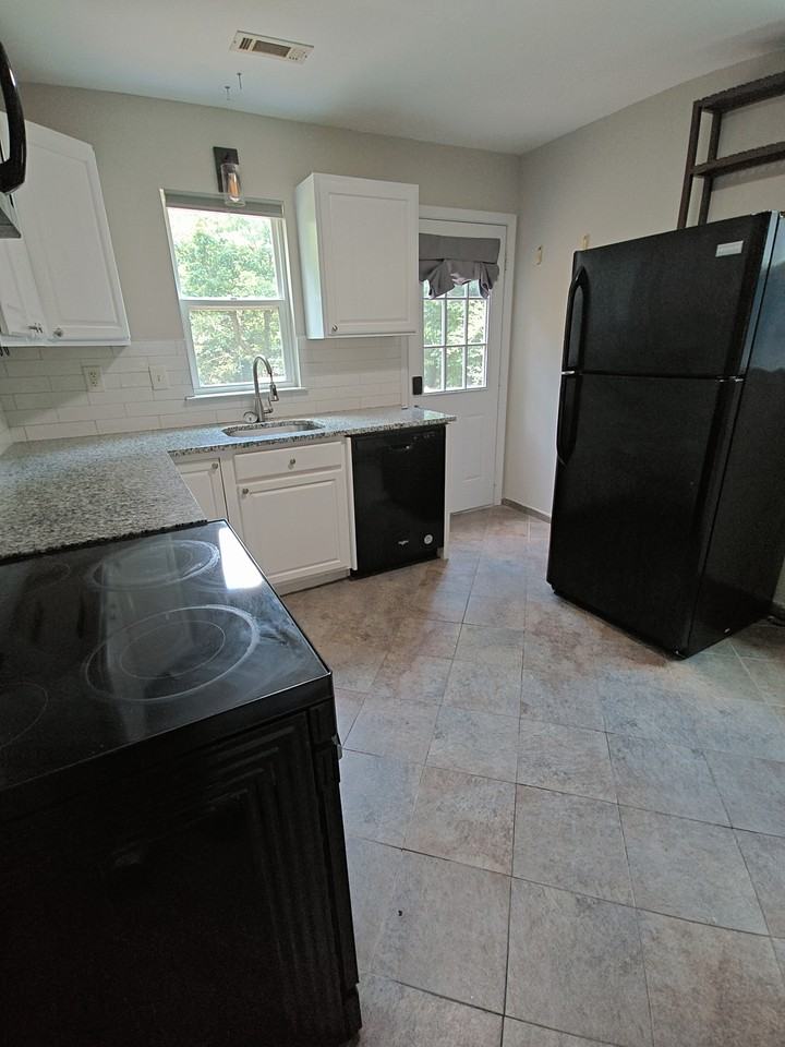 3048 Woodham Way Se #NA - Photo 3 of 20