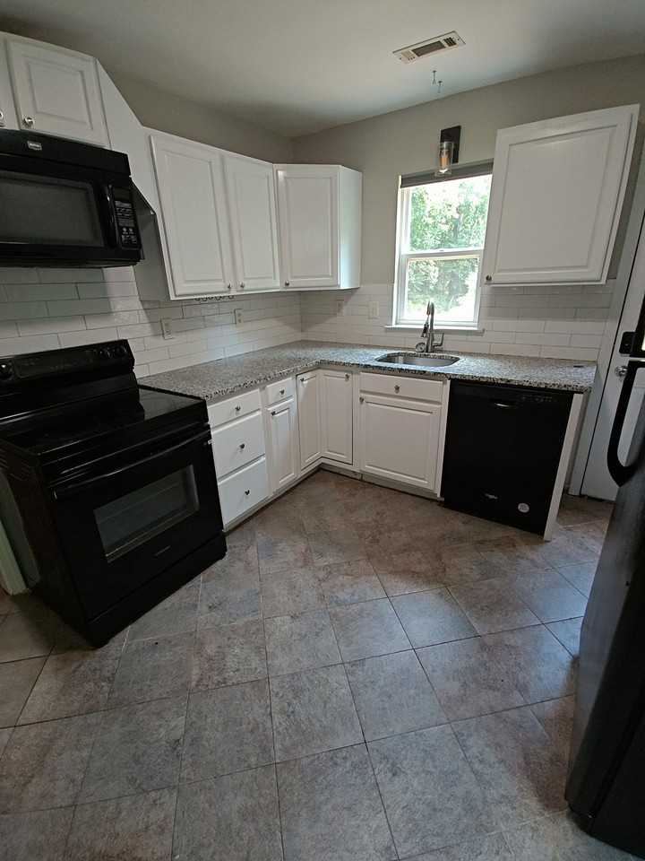 3048 Woodham Way Se #NA - Photo 4 of 20