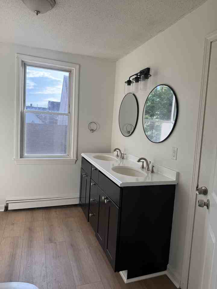4 State St #4 - Photo 3 of 6