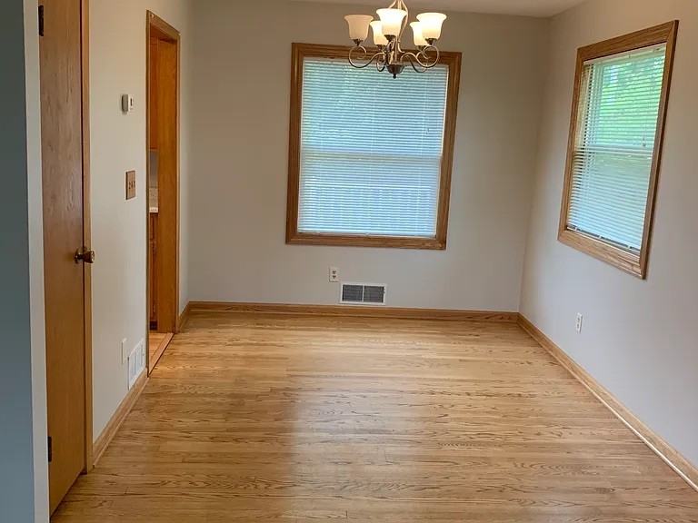 805 Michaelson St N #B - Photo 5 of 14