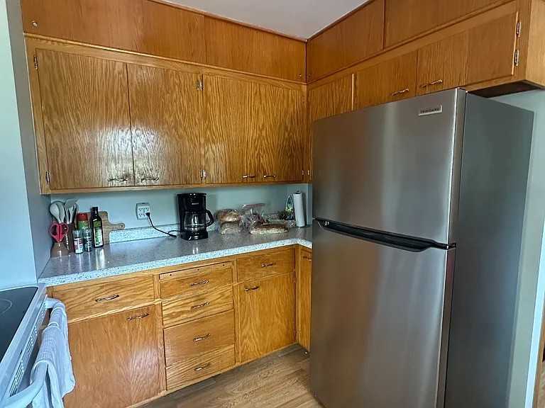 805 Michaelson St N #B - Photo 7 of 14