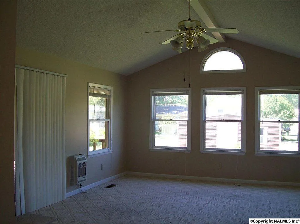 11318 Crestfield Dr Se #NA - Photo 5 of 19