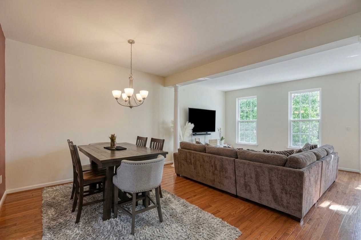 15676 Mendoza Ln - Photo 3 of 28