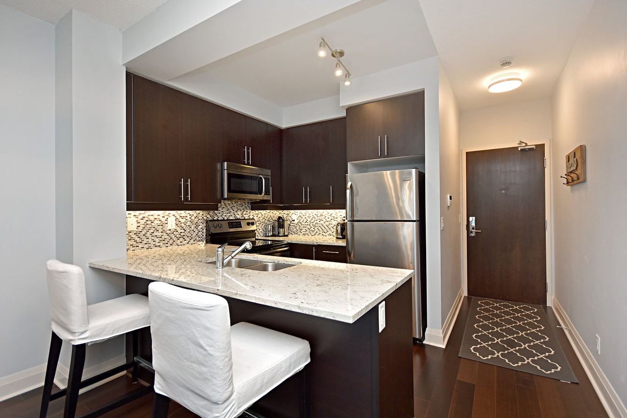 1185 The Queensway #901 - Photo 4 of 20