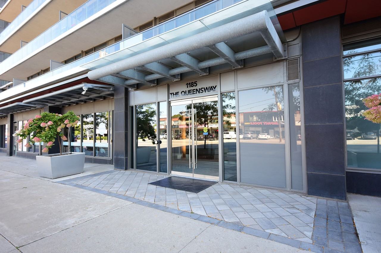 1185 The Queensway #901 - Photo 2 of 20