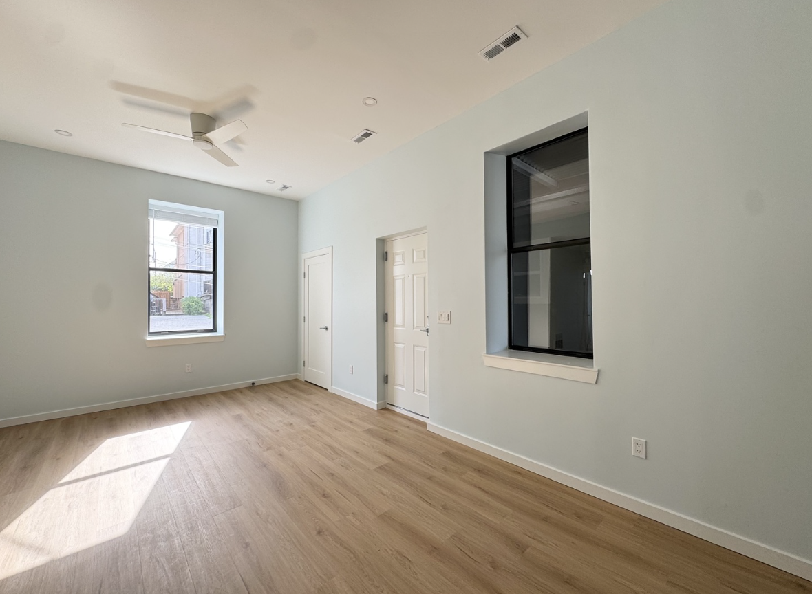 517 Gillis Street #203 - Photo 5 of 10