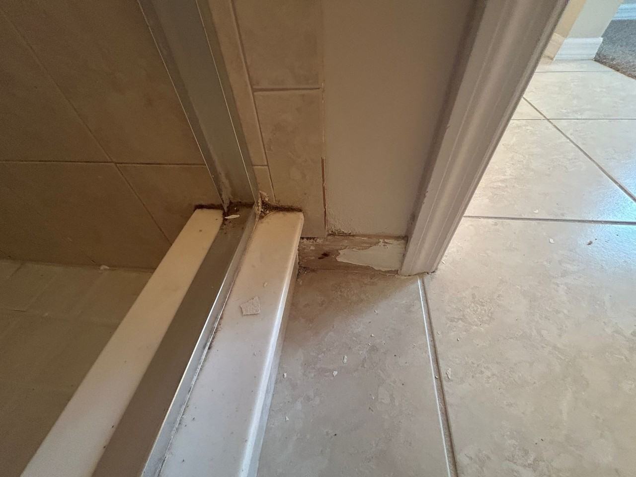 2832 Nw 4th Ter - Photo 3 of 12
