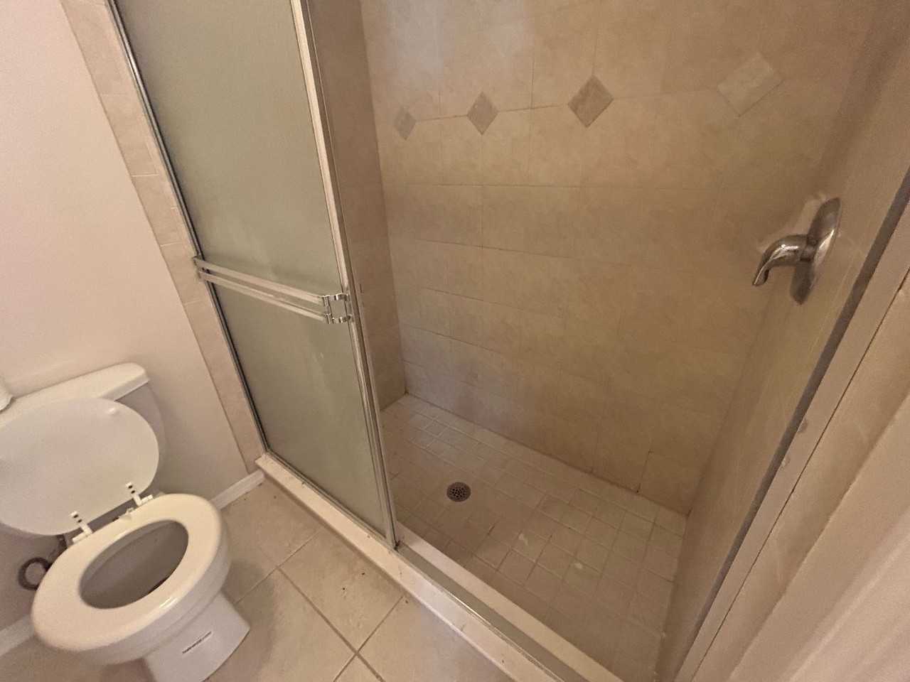 2832 Nw 4th Ter - Photo 4 of 12