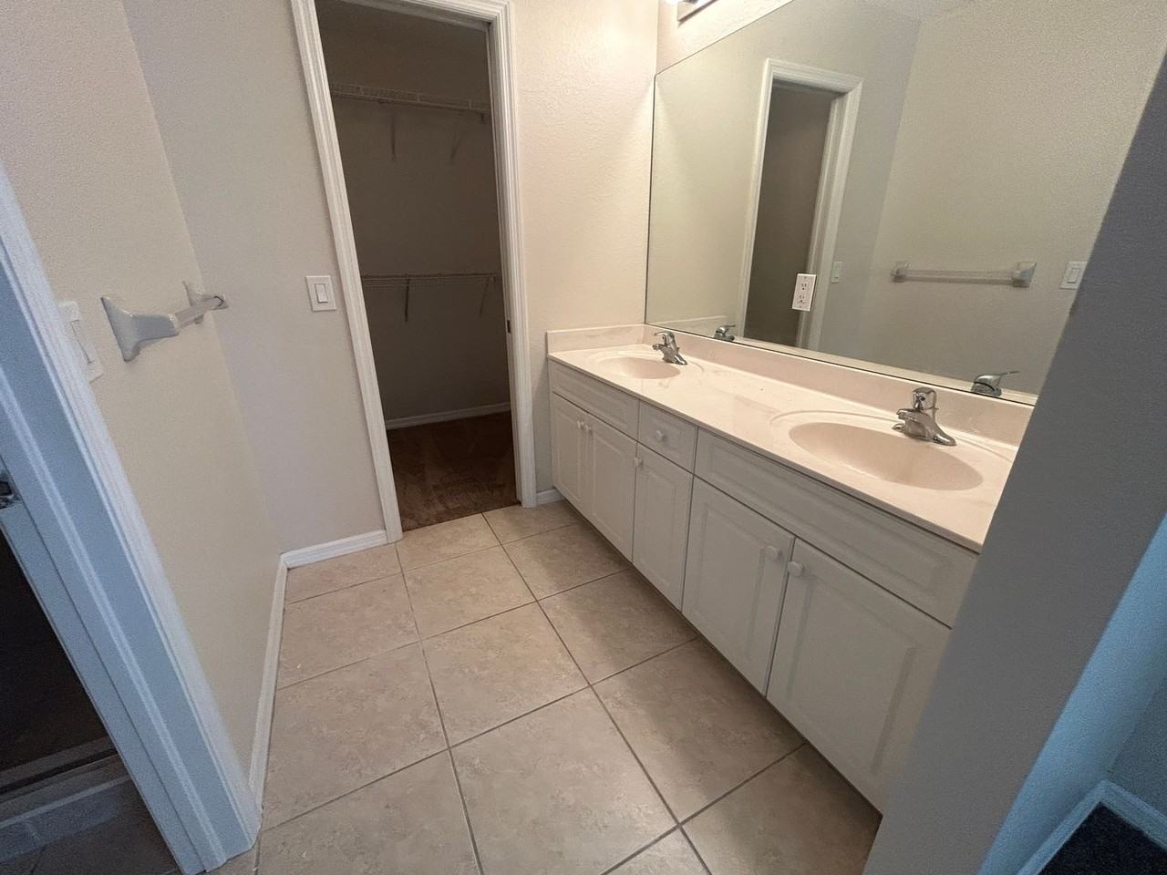 2832 Nw 4th Ter - Photo 5 of 12