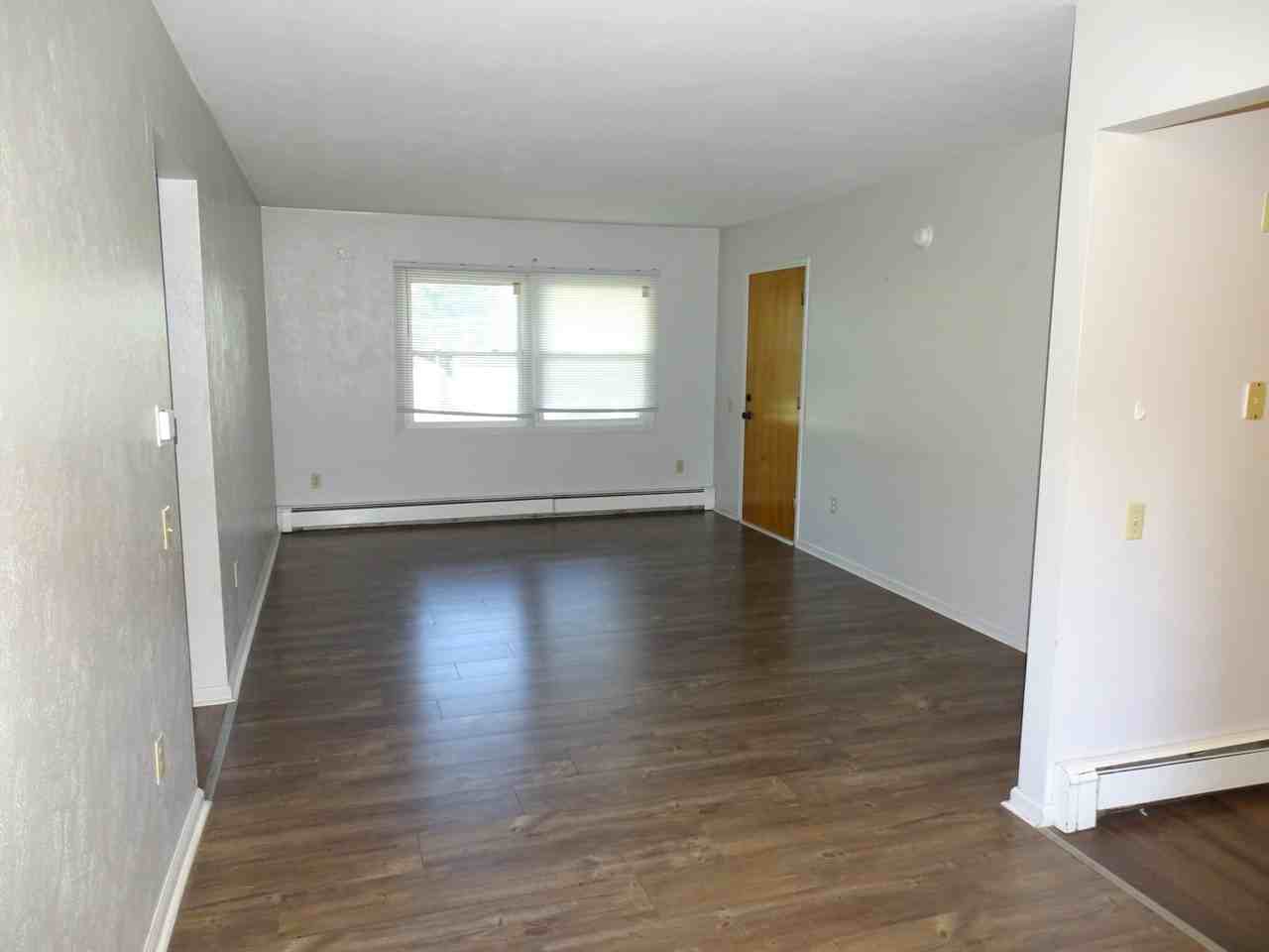 307 E Coomer St #8 - Photo 4 of 12