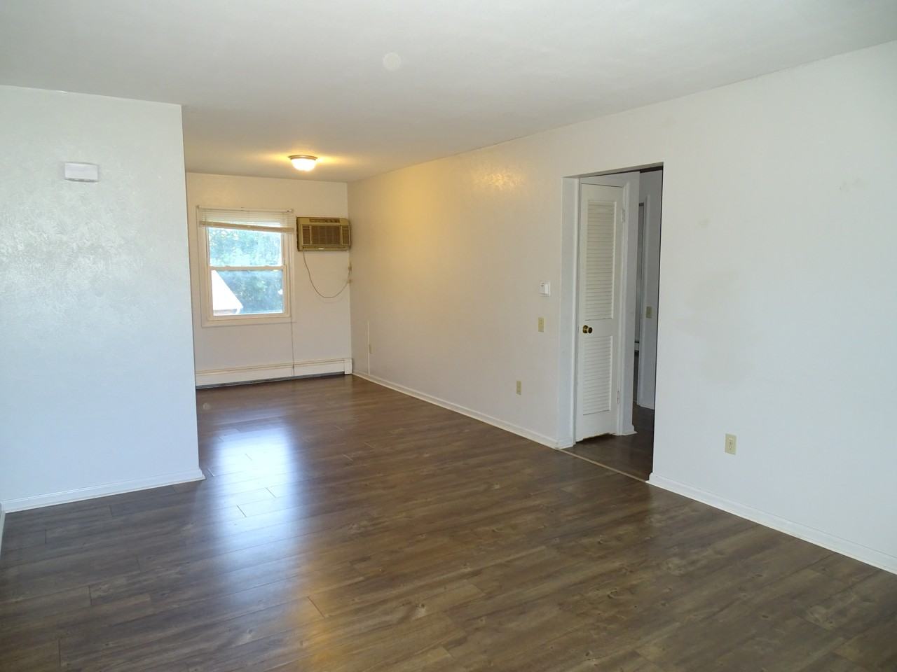 307 E Coomer St #8 - Photo 6 of 12