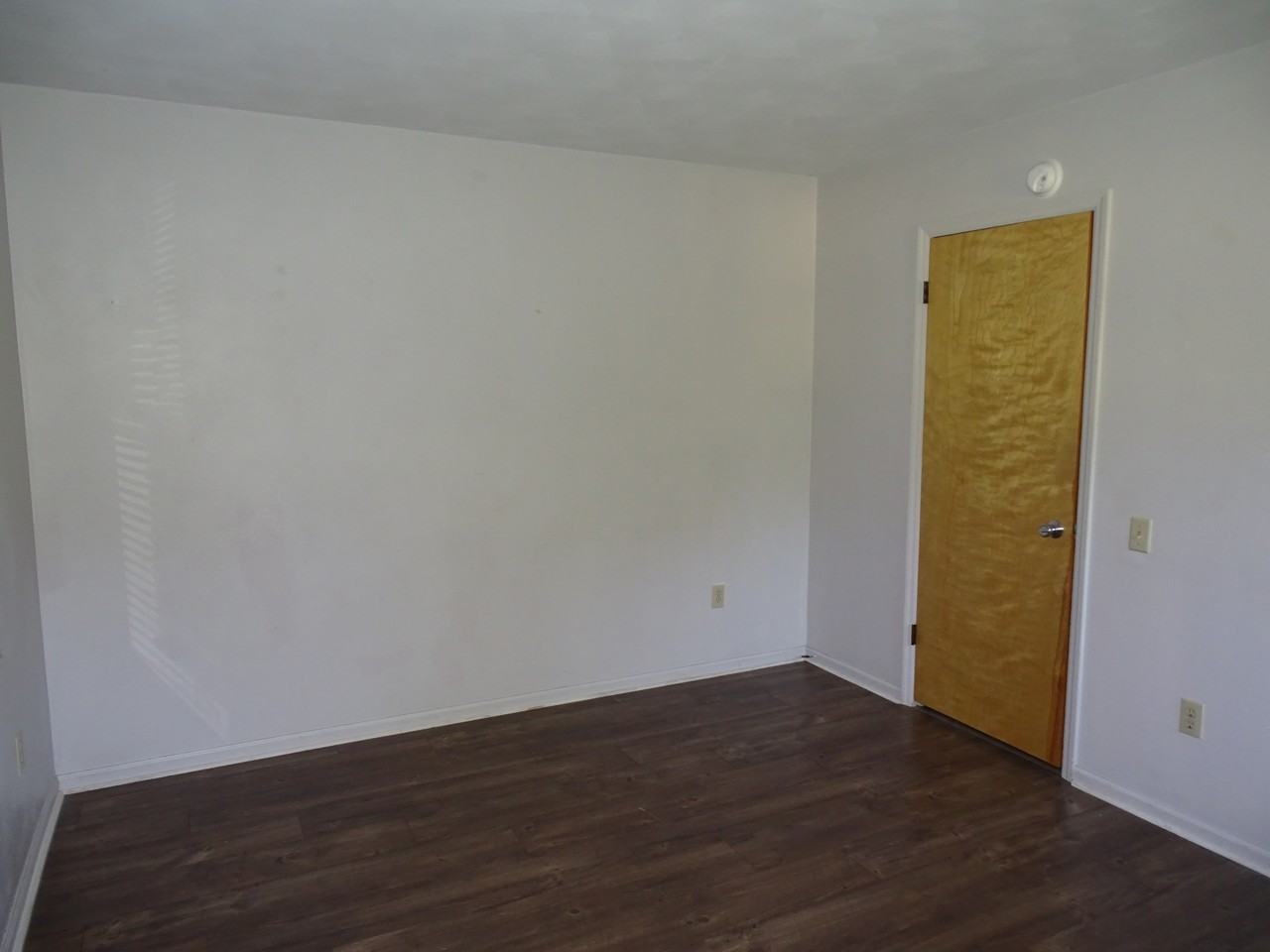 307 E Coomer St #8 - Photo 7 of 12