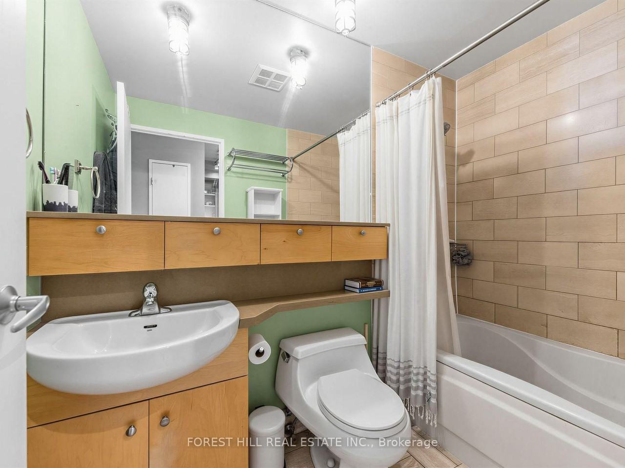 70 Alexander Street - Photo 5 of 13