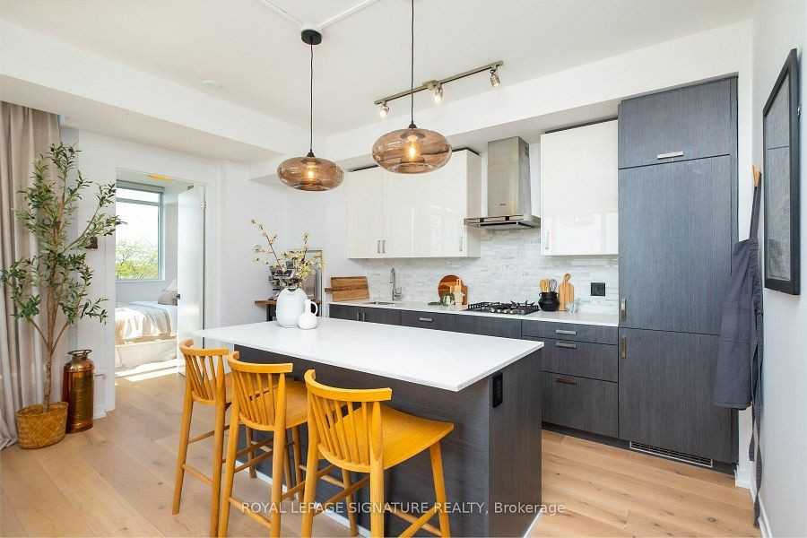 36 Howard Park Avenue - Photo 4