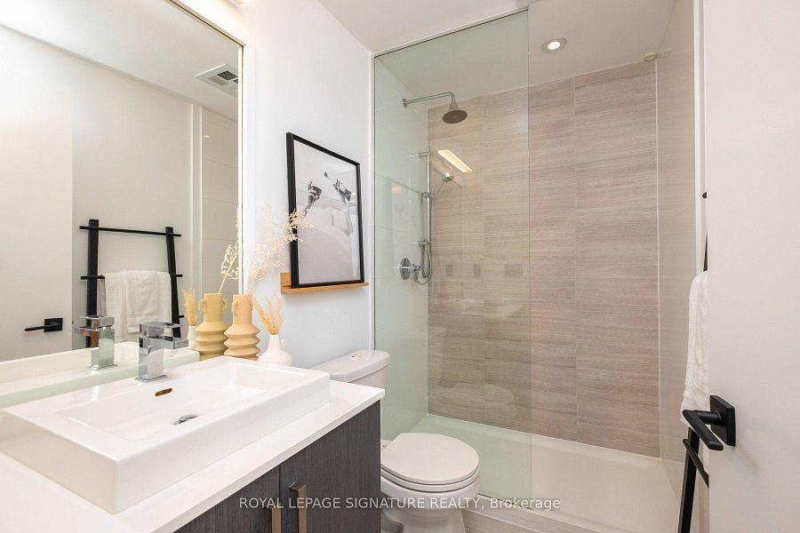 36 Howard Park Avenue - Photo 15