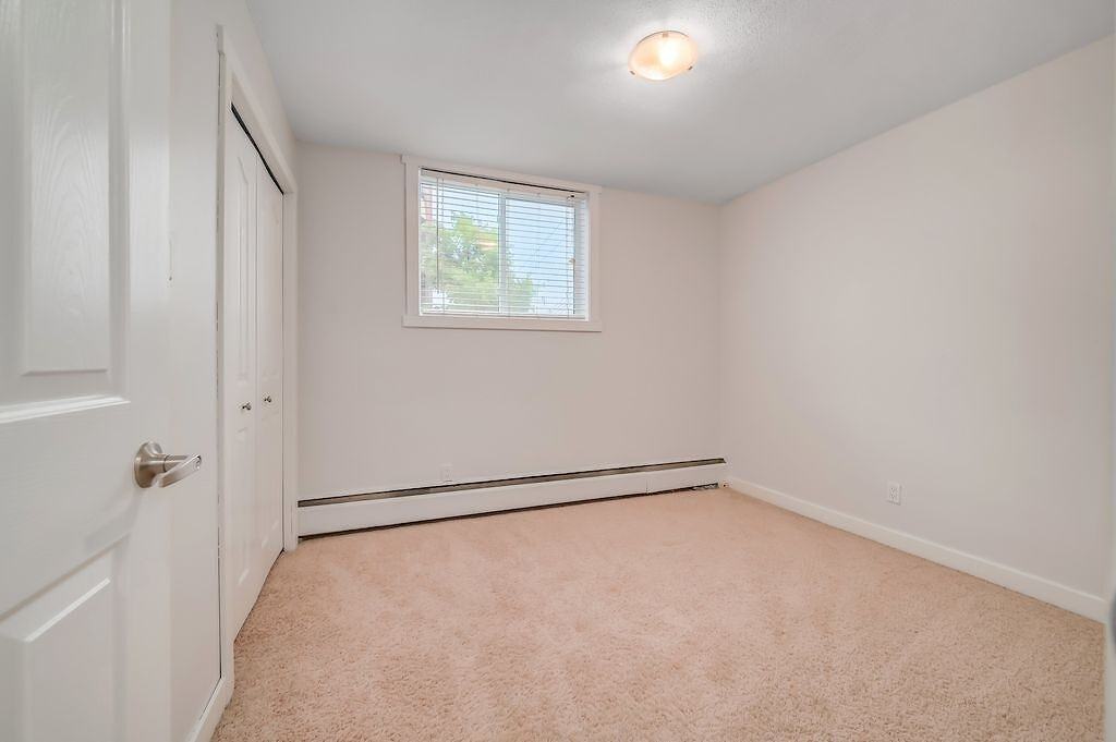 603 101 Ave Sw - Photo 2 of 10