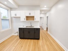 featured image of 10 Rodwell Avenue #1c