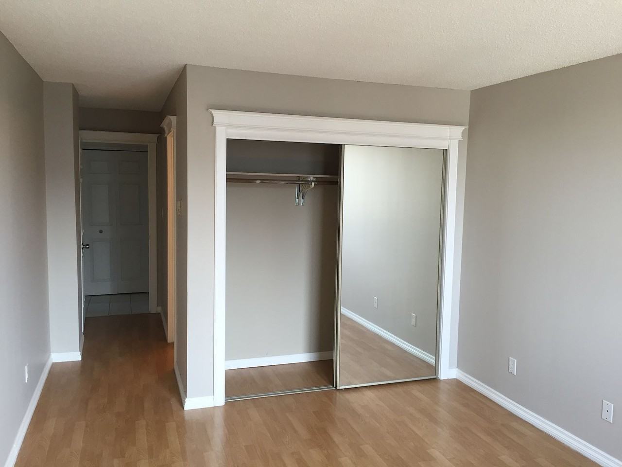215 504-215 14th Ave Sw - Photo 7 of 13