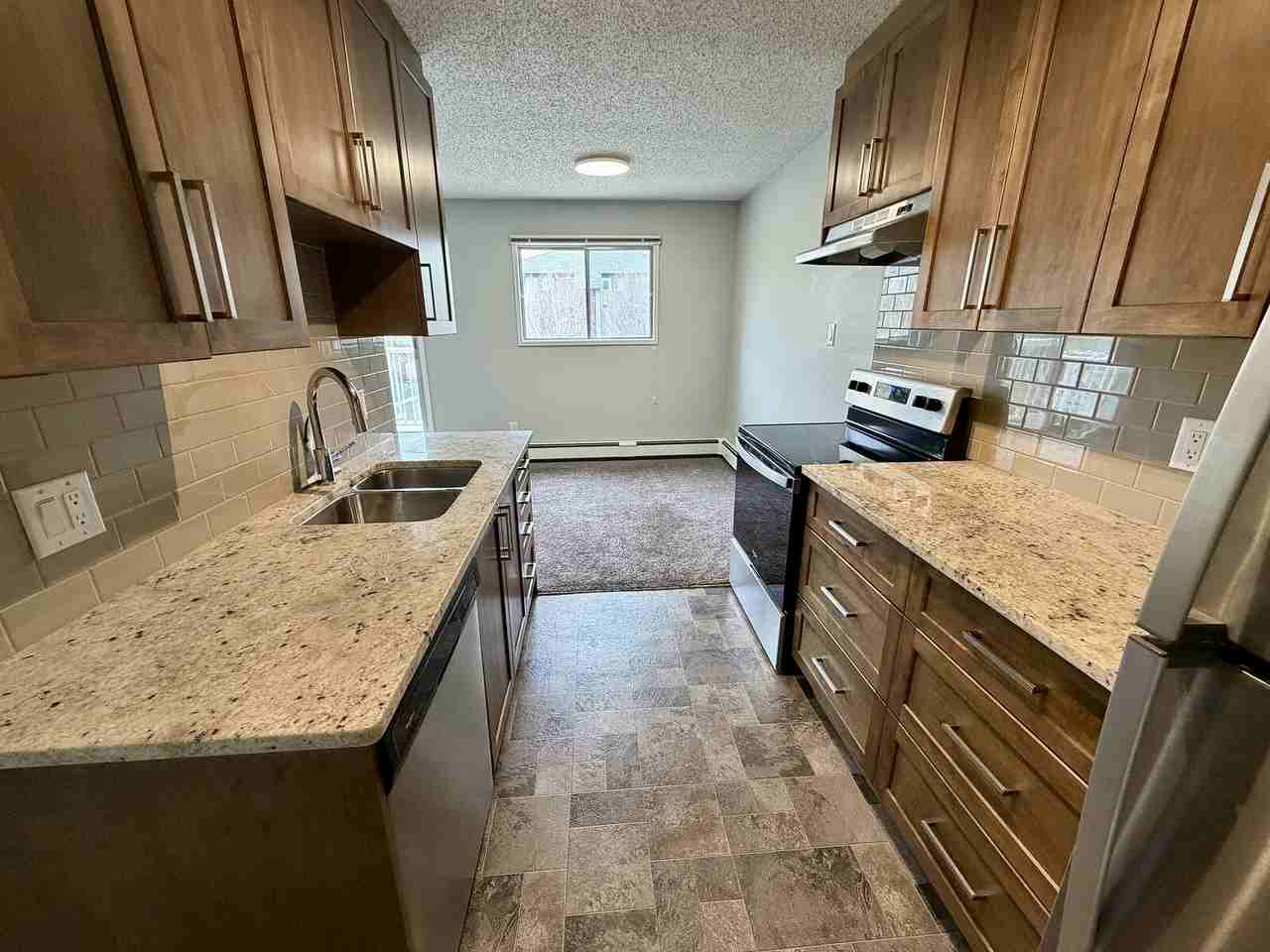 1932 28 St Sw - Photo 4 of 17