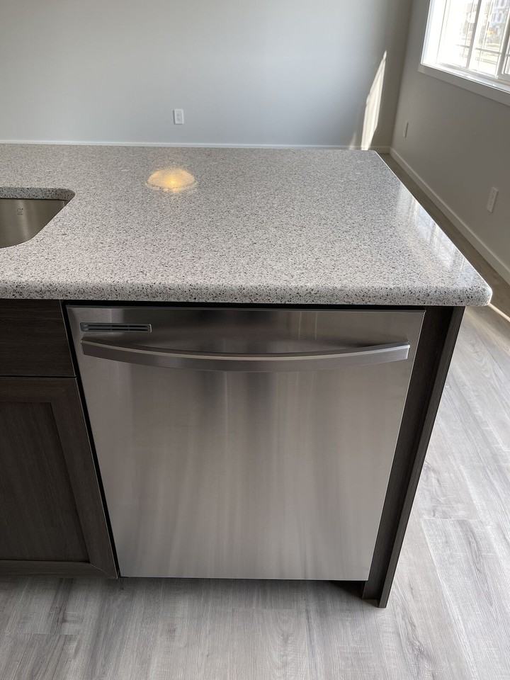 228 Carringham Way Nw - Photo 4 of 41