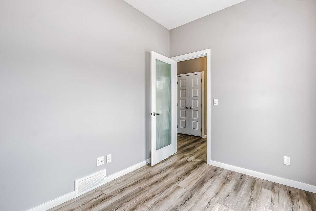 228 Walgrove Way Se - Photo 2 of 35