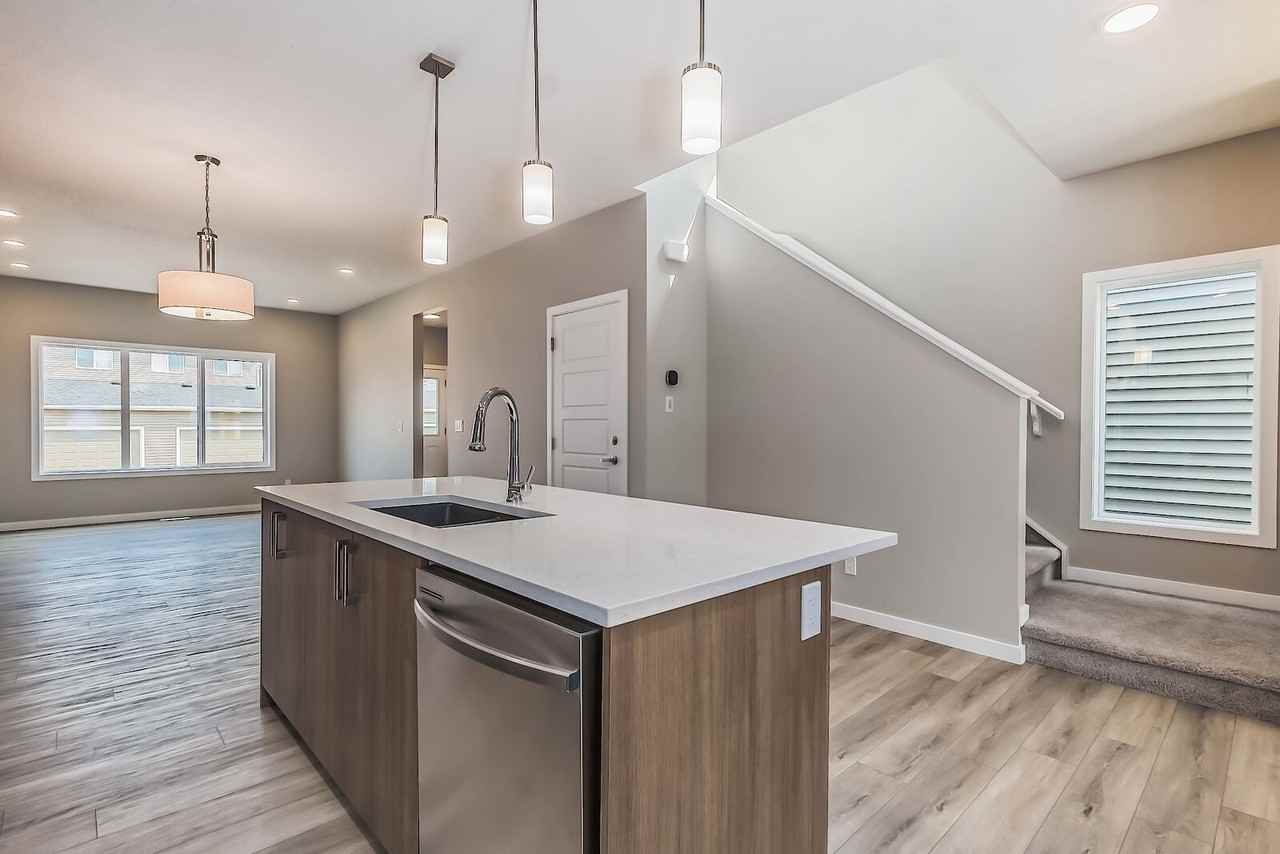 228 Walgrove Way Se - Photo 5 of 35