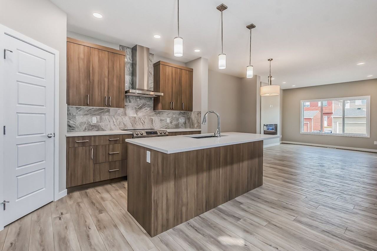 228 Walgrove Way Se - Photo 6 of 35