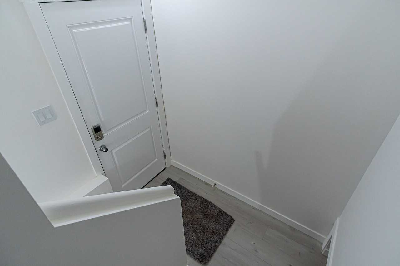 3660 109 St Nw - Photo 3 of 29