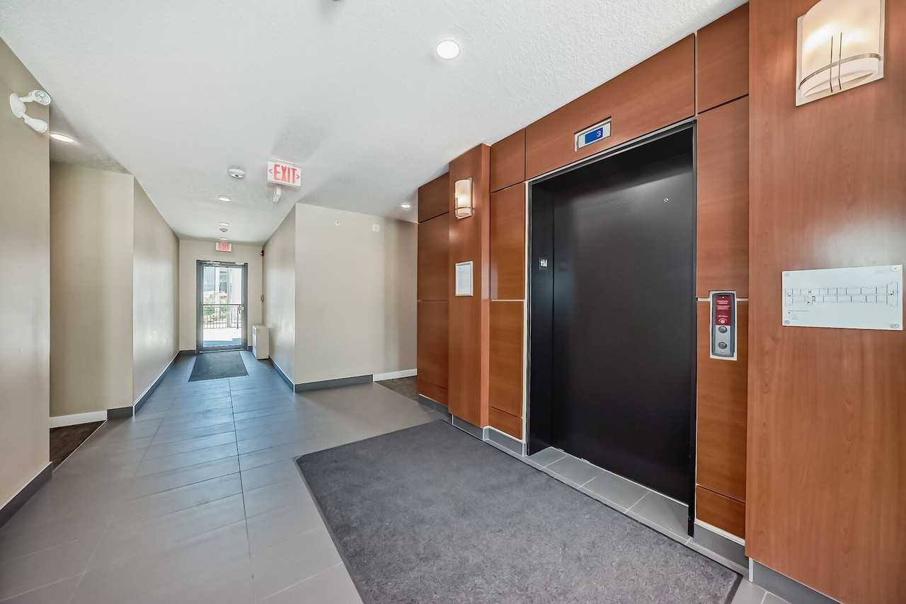 15233 - 1 St Se - Photo 2 of 22