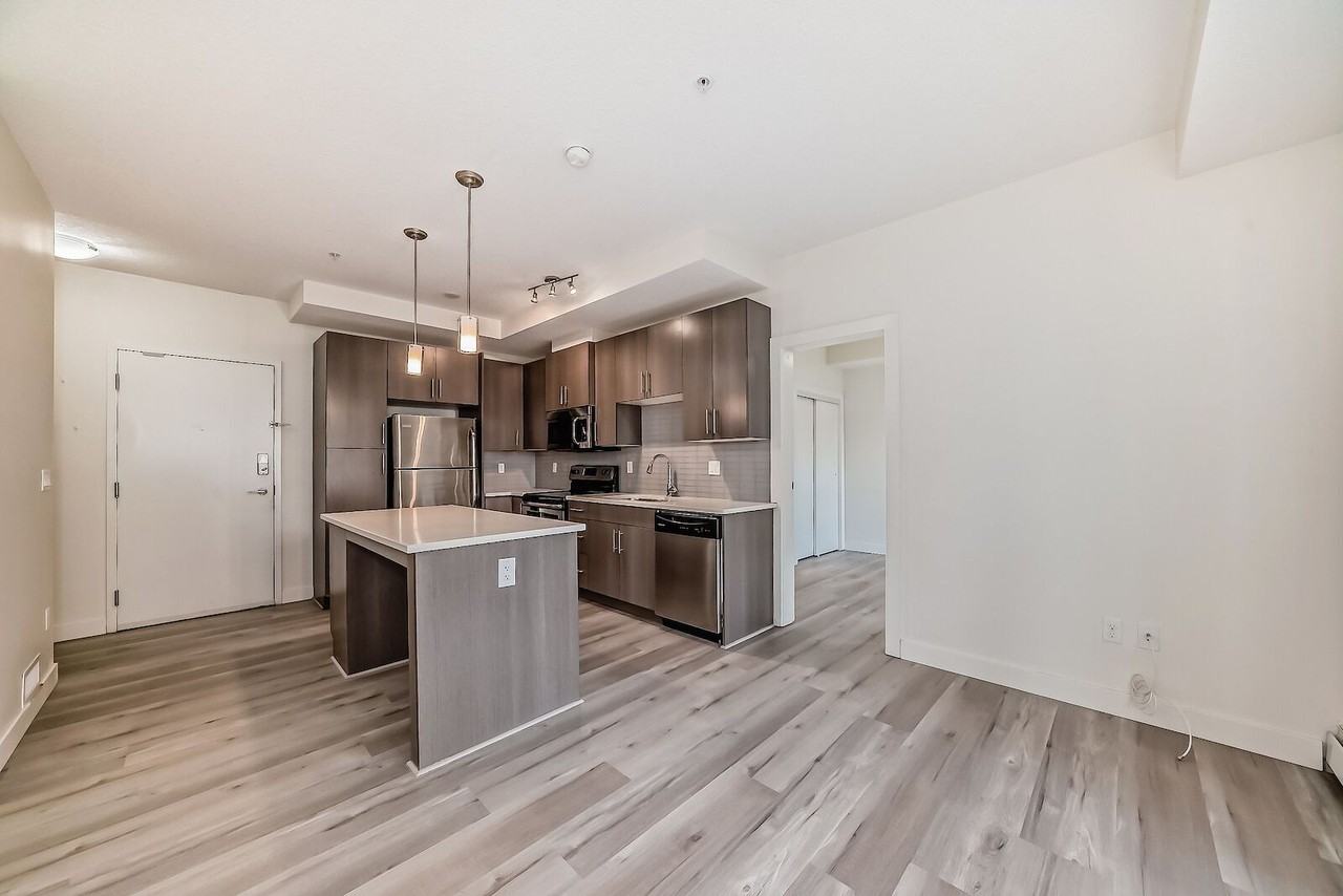 15233 - 1 St Se - Photo 4 of 22