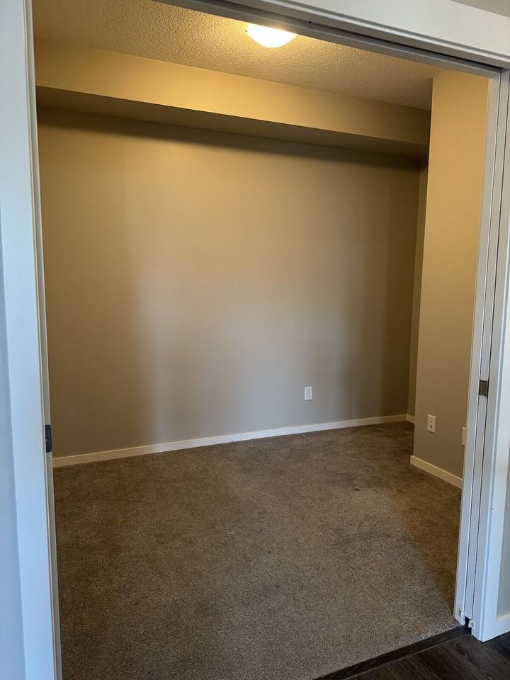 215 - 215 Legacy Boulevard Se - Photo 5 of 29