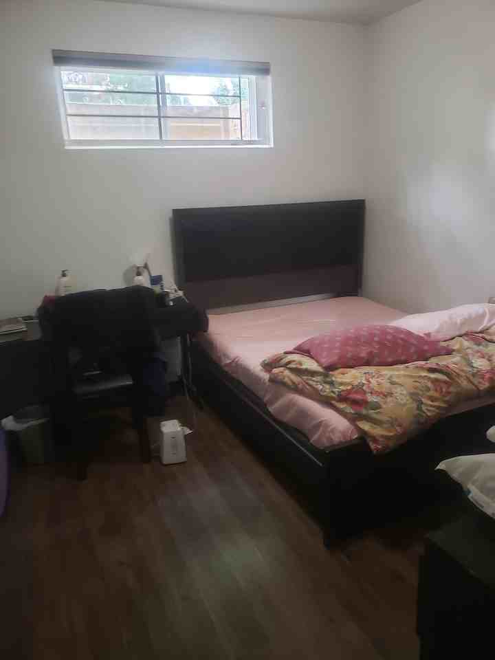 11002 83 Ave Nw - Photo 4 of 8