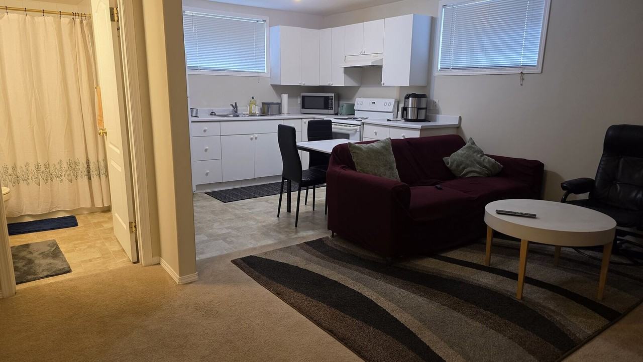 4131 31 St Nw - Photo 5 of 17